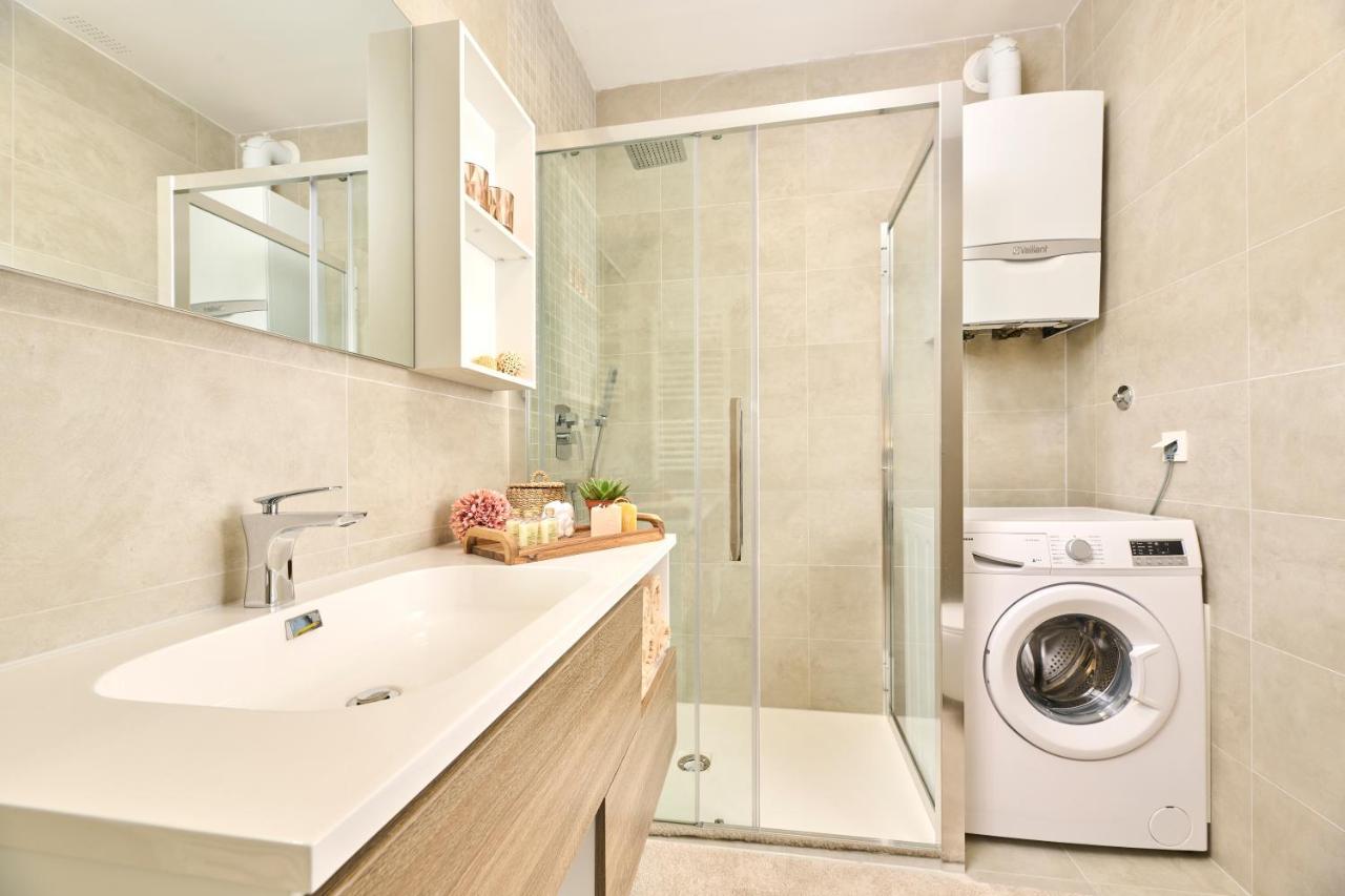 Spada Brand New With Garden 3 Min From Beach! * Poreč